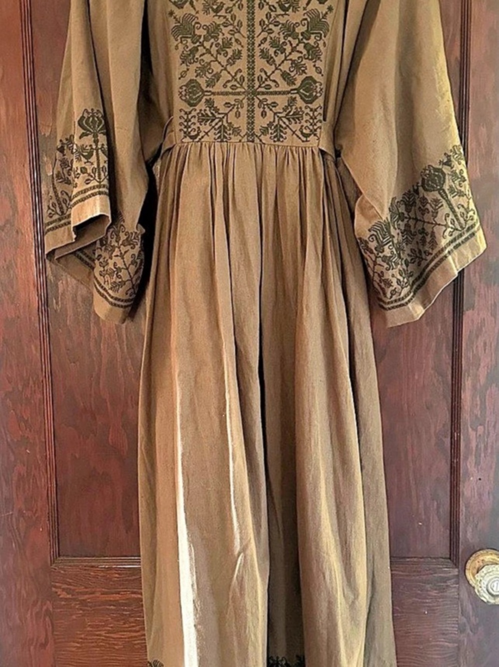 Voriagh "Mivilud" Embroidered Maxi Dress in green - Picture 2 of 13